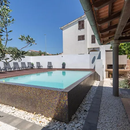 Stunning In With Wifi Apartment *