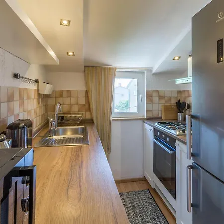 Stunning In With Wifi Apartment *