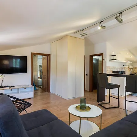 Stunning In With Wifi Apartment