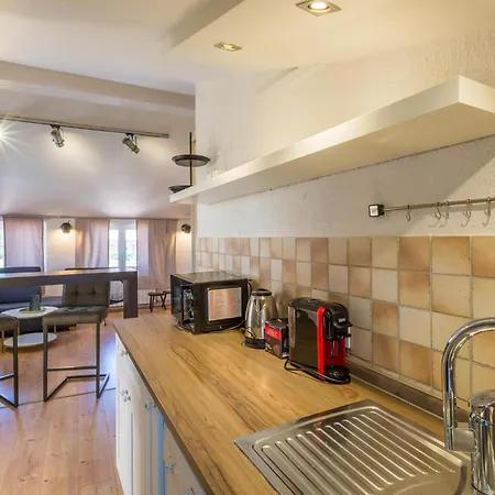 Stunning In With Wifi Apartment